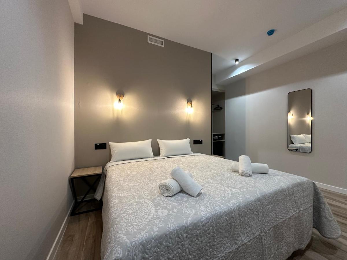 Cc Opera Suites Madrid Bagian luar foto