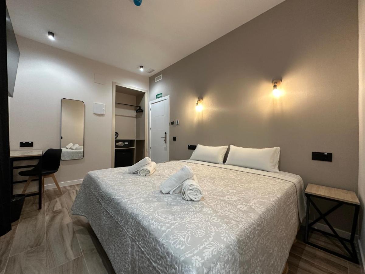 Cc Opera Suites Madrid Bagian luar foto