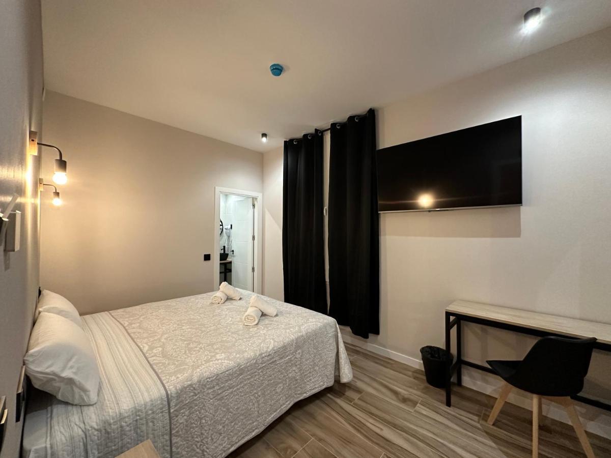 Cc Opera Suites Madrid Bagian luar foto
