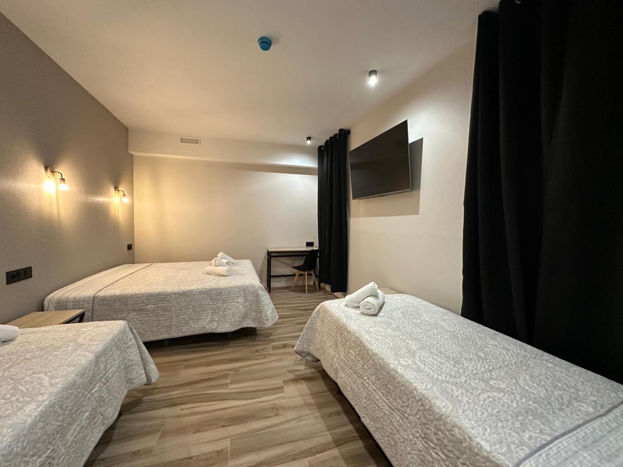 Cc Opera Suites Madrid Bagian luar foto