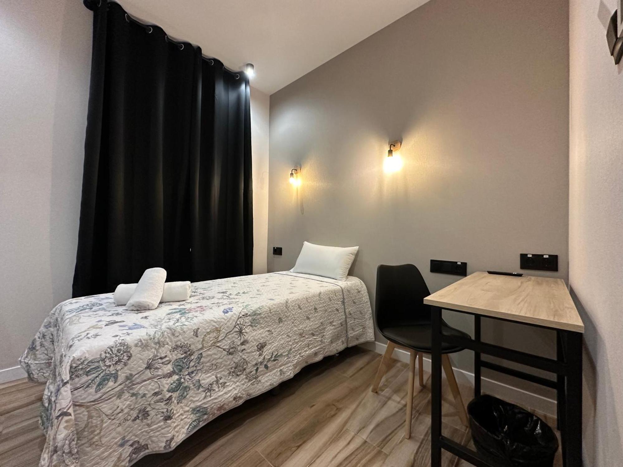 Cc Opera Suites Madrid Bagian luar foto