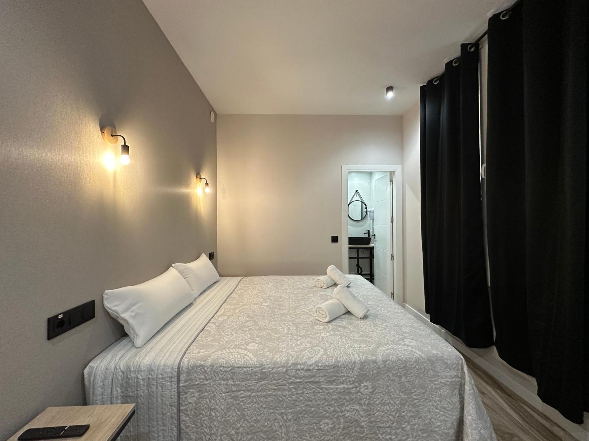 Cc Opera Suites Madrid Bagian luar foto