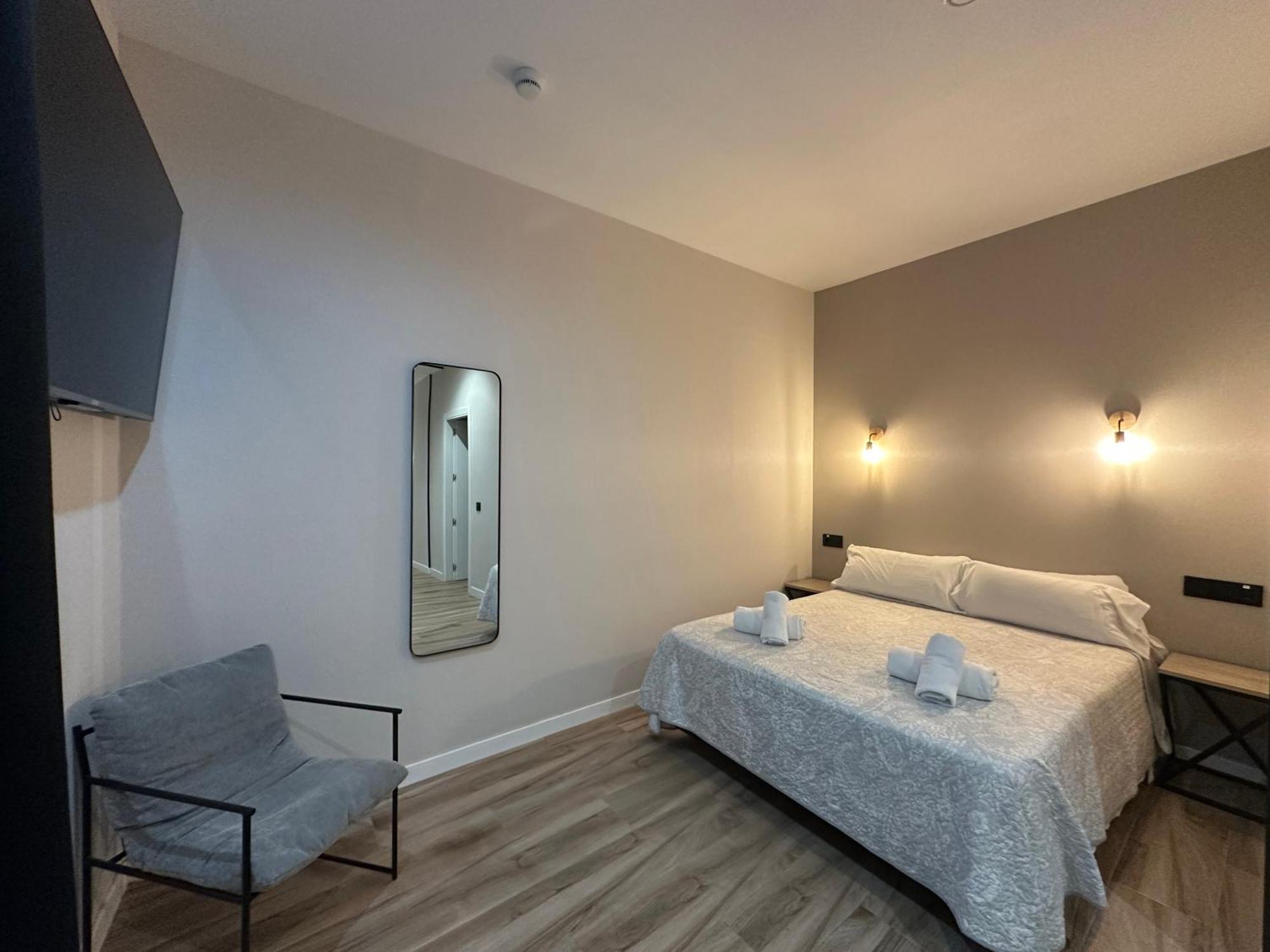 Cc Opera Suites Madrid Bagian luar foto