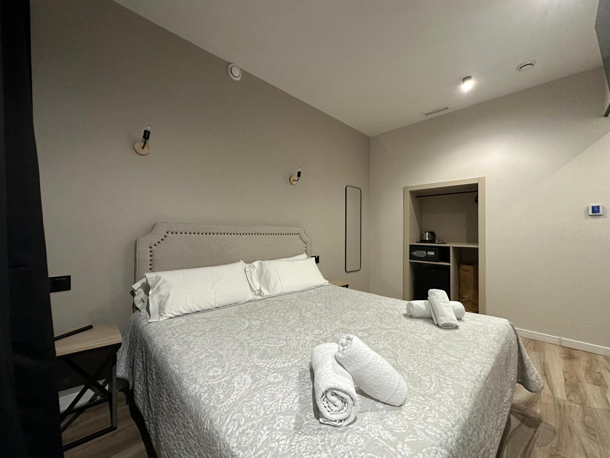 Cc Opera Suites Madrid Bagian luar foto