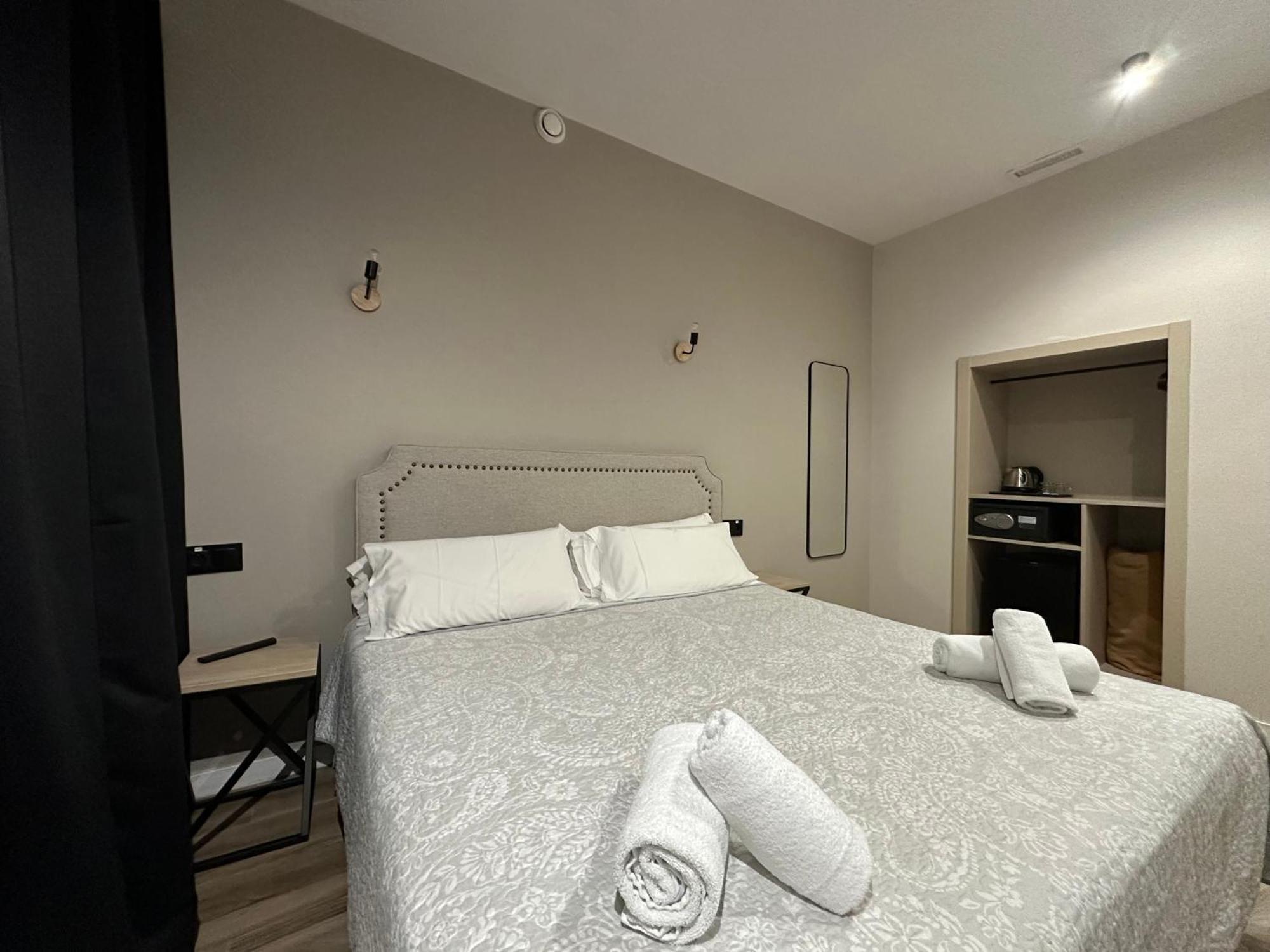 Cc Opera Suites Madrid Bagian luar foto