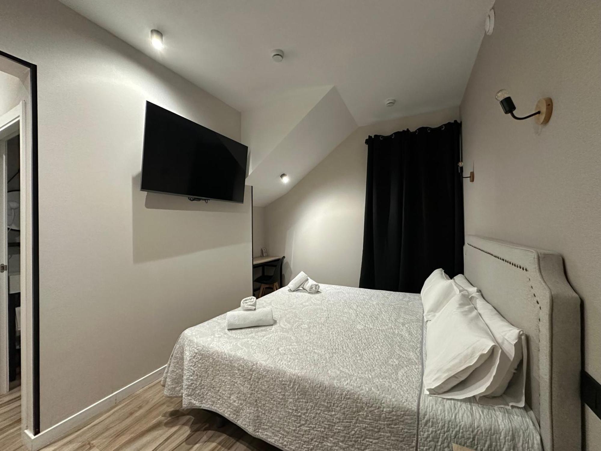 Cc Opera Suites Madrid Bagian luar foto