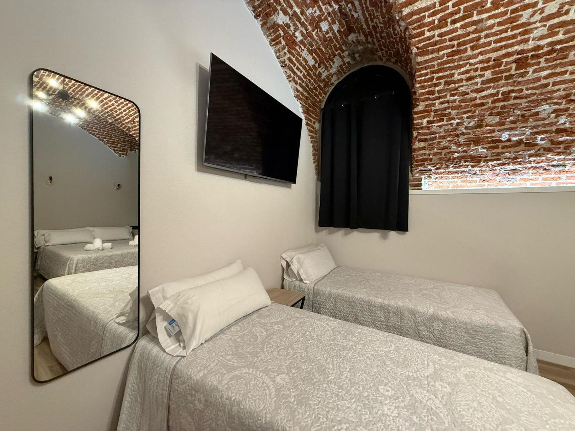 Cc Opera Suites Madrid Bagian luar foto