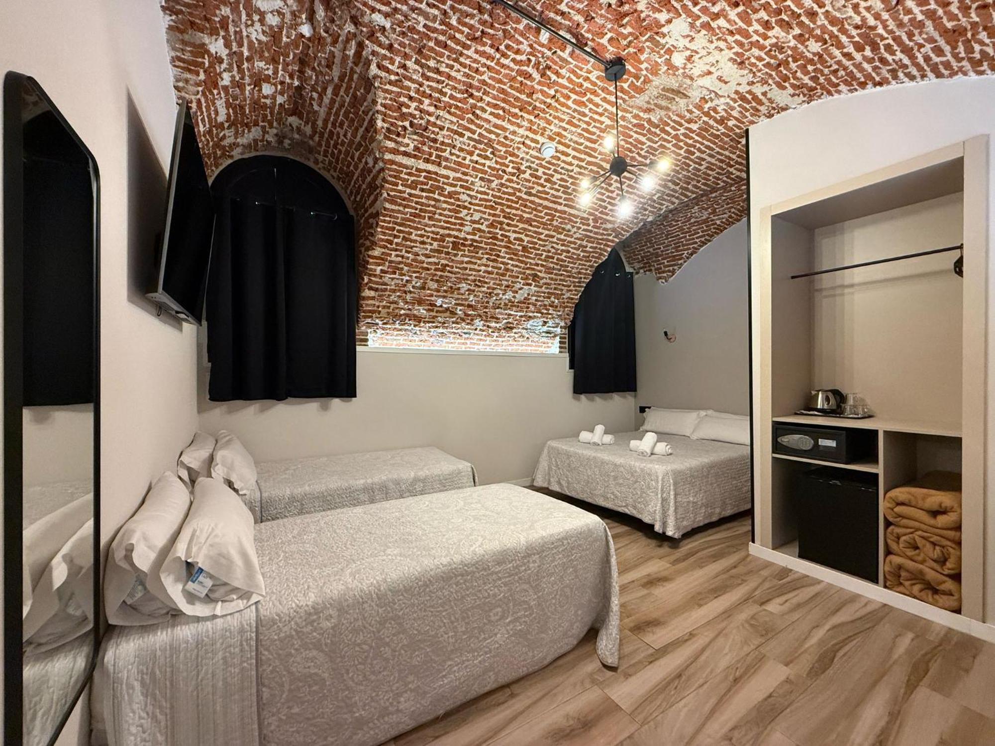 Cc Opera Suites Madrid Bagian luar foto