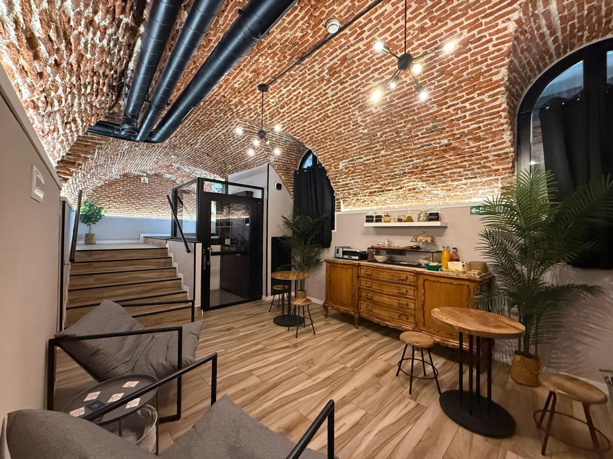 Cc Opera Suites Madrid Bagian luar foto