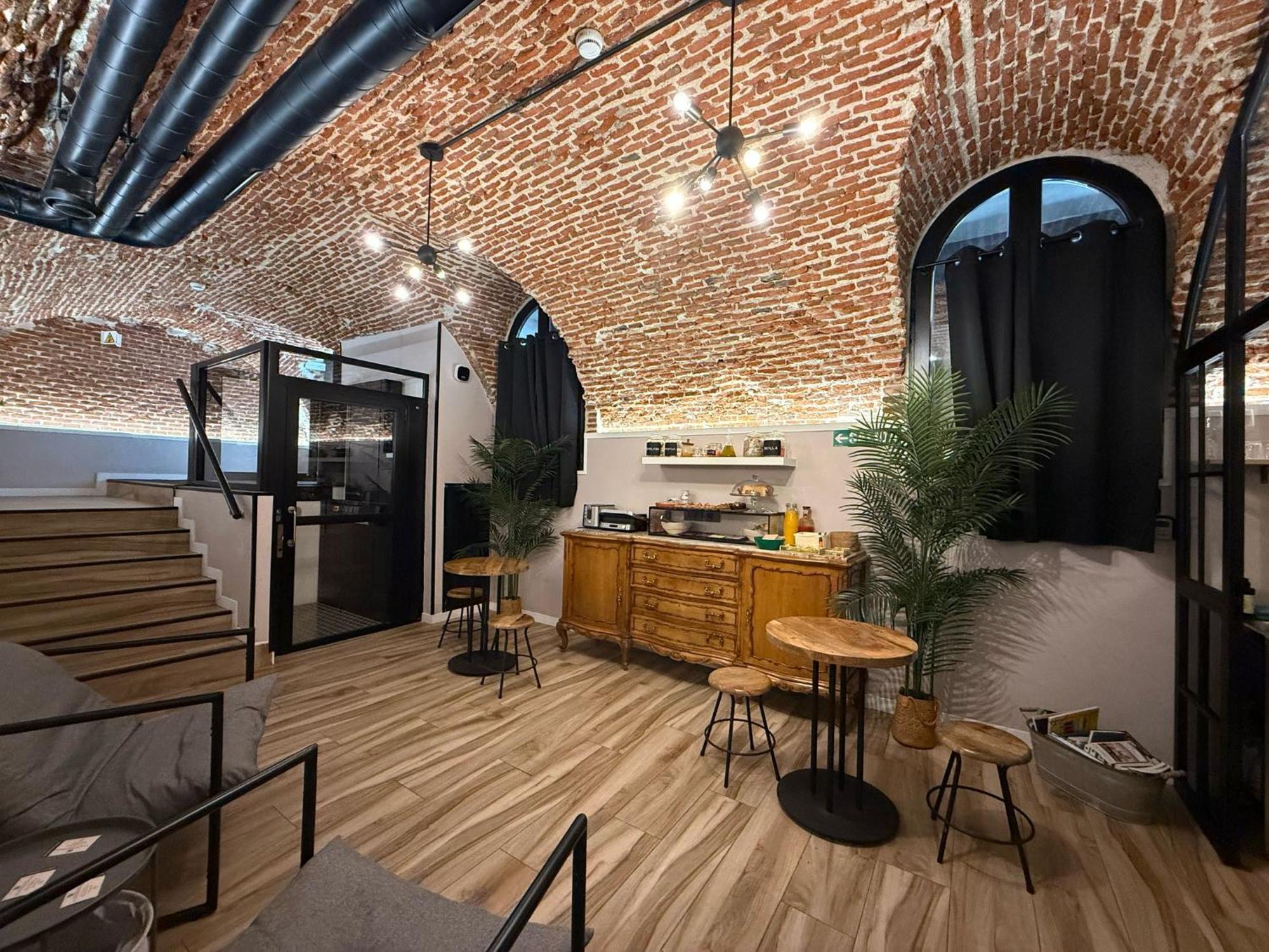 Cc Opera Suites Madrid Bagian luar foto